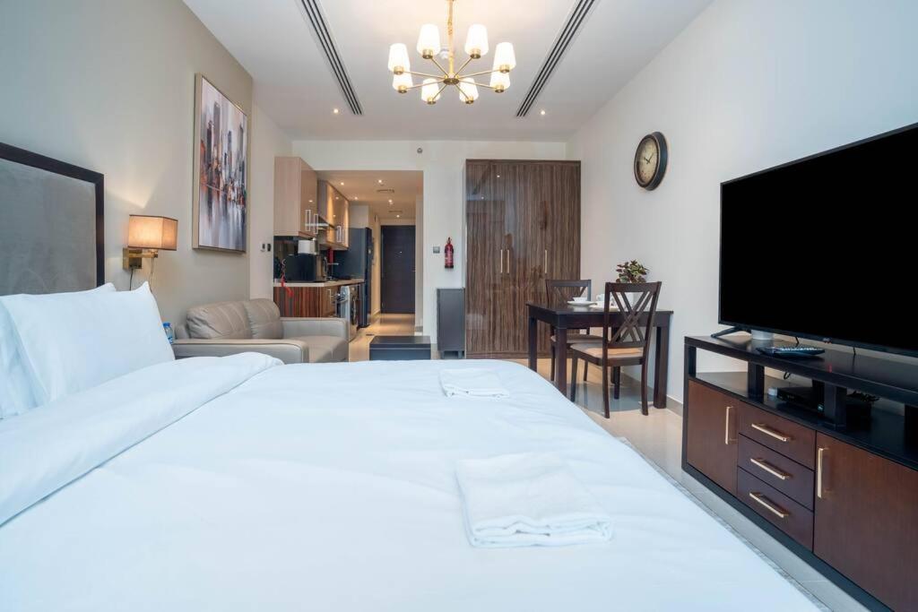 Jacuzzi, Pool And Gym - 5min From Burj Khalifa Appartement Dubai